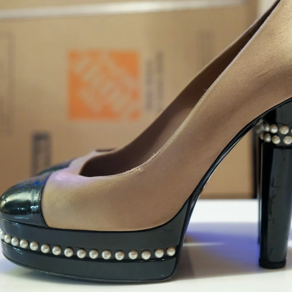CHANEL Platform Pearl Leather Black and Brown Pumps - Picture 8 of 9